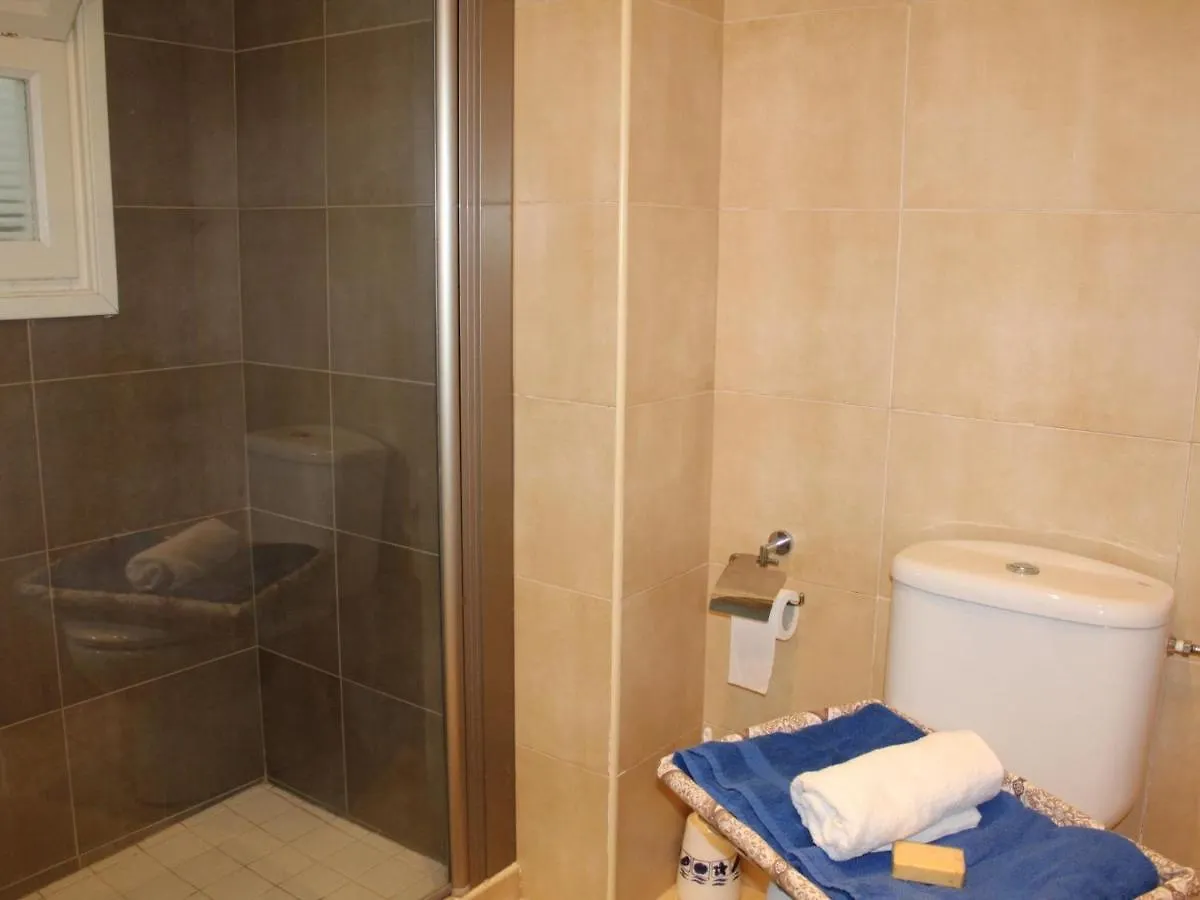 Apartamento Renovado, Centrico Y Luminoso A 100M De La Playa Del Puerto, Llanca - Es-228-37 0*,