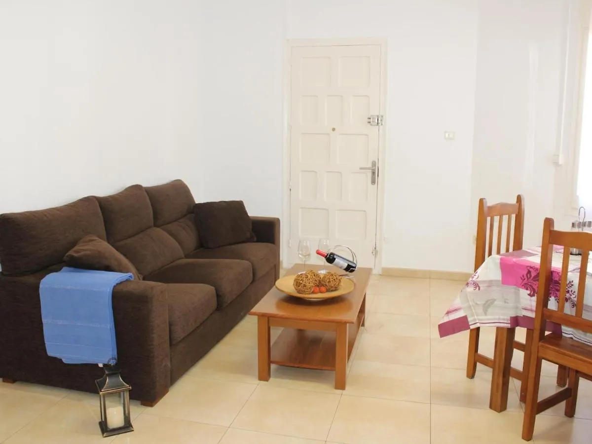 Apartamento Renovado, Centrico Y Luminoso A 100M De La Playa Del Puerto, Llanca - Es-228-37 Spanyolország