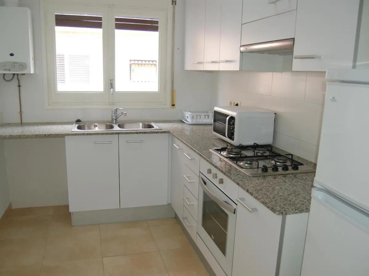 Apartamento Renovado, Centrico Y Luminoso A 100M De La Playa Del Puerto, Llanca - Es-228-37 Apartman