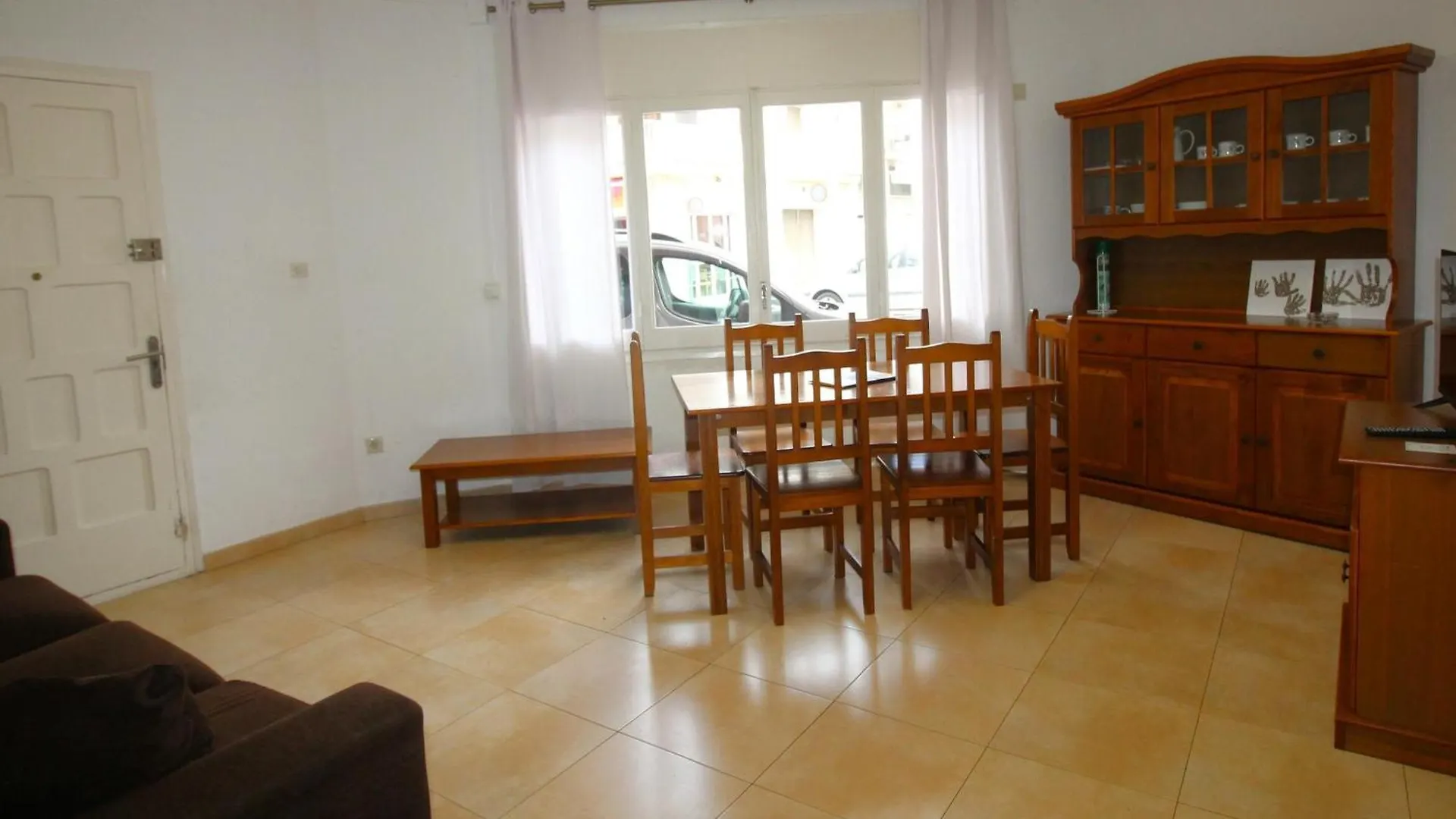 Apartamento Renovado, Centrico Y Luminoso A 100M De La Playa Del Puerto, Llanca - Es-228-37 0*,